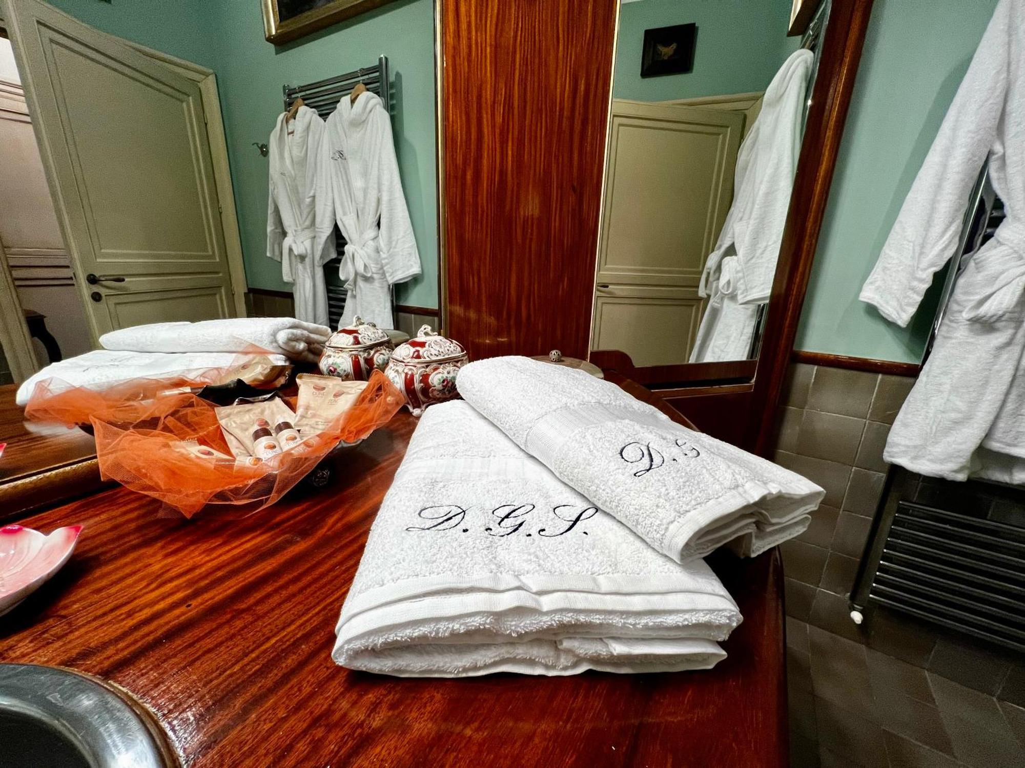 Donna Guia Suite Palermo Exteriör bild