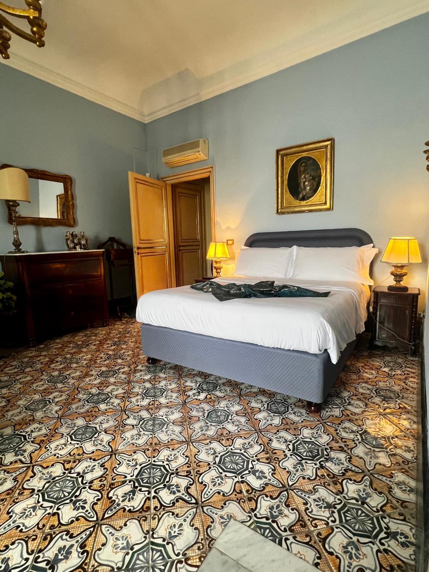 Donna Guia Suite Palermo Exteriör bild